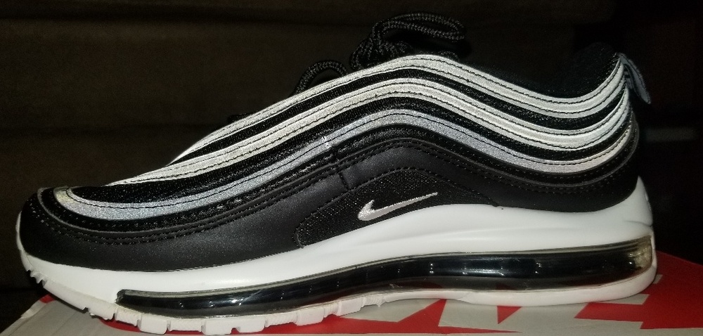 Black Nike Air Max